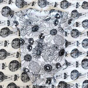 Kate Quinn baby sunflower bodysuit 12-18 months